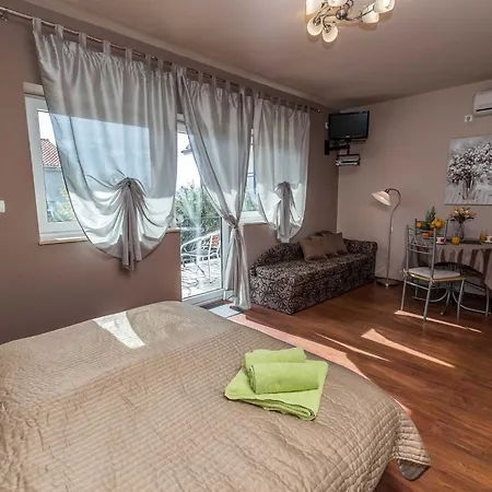 Beachfront With Sea View - Classic With Sea View Appartamento *