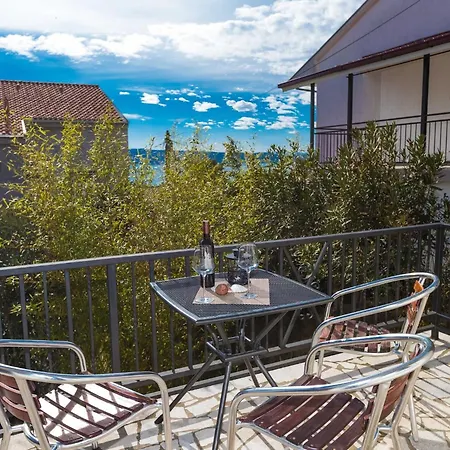 Beachfront With Sea View - Classic With Sea View * Crikvenica